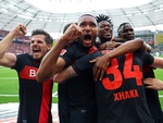 Bayer Leverkusen lần đầu vô địch Bundesliga