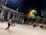 Cao thủ ôm xe đạp chơi bóng chuyền khiến đối thủ thua tâm phục khẩu phục