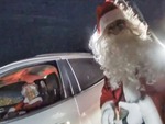 Ông già Noel và vợ bị 'tuýt còi' vì lái xe nhanh quá