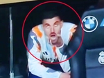 Tiền vệ Real Madrid - Dani Ceballos biểu cảm kỳ lạ khi ngồi dự bị
