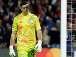 Emiliano Martinez bị 'cà khịa' sau khi Aston Villa thua PSG