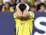 Fan Al Nassr ‘khóc thay’ Ronaldo sau pha hỏng ăn của Jhon Duran