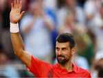 Djokovic đạp xe để 'tìm phấn khích' ở Roland Garros