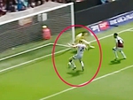 Fan ôm đầu vì pha bỏ lỡ bàn thắng khó tin của cầu thủ Millwall