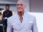 The Rock bật khóc vì tràng vỗ tay 15 phút tại Liên hoan phim Venice