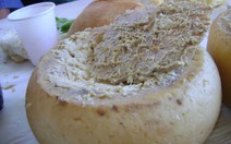 Đặc sản pho mát giòi 'nhắm mắt khi ăn' ở Ý