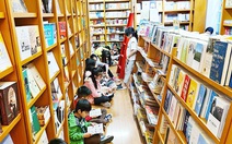 Nhà xuất bản sống bằng bán giấy phép, công ty sách trỗi dậy