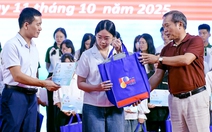 Tưởng vẫn còn nằm mơ sau khi được tiếp sức đến trường 50 triệu đồng