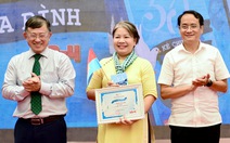 Trao giải, ra mắt sách Kể chuyện hòa bình, đặc san Tuổi Trẻ 30-4 - Sum họp một nhà