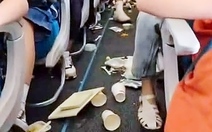Chuyến bay rung lắc mạnh vì nhiễu động, đồ ăn đổ khắp khoang
