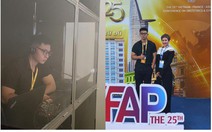 Học sinh Royal School tự tin dịch cabin của hội nghị quốc tế