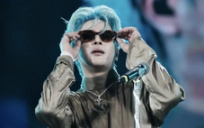 Khán giả khen HIEUTHUHAI hát live tốt, RHYDER chưa Tết mà tặng bánh chưng