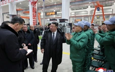 Ông Kim Jong Un cách chức Phó thủ tướng ngay tại nhà máy vì thiếu trách nhiệm