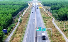 Đi lại mùa xuân trên cao tốc Bắc - Nam phía đông qua Nam Trung Bộ: Đường về nhà nhẹ nhõm hơn