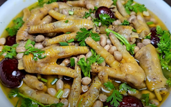 Chân gà hầm đậu phộng: Thần dược chữa bệnh xương khớp hay chỉ là lời đồn thổi?