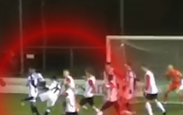 Văn Hậu vô lê chớp nhoáng, suýt lập công cho Jong Heerenveen