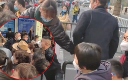 Khu du lịch ở Trung Quốc 'thất thủ' vì 20.000 người tham quan trong ngày đầu mở lại