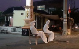 Những “con ma” tình nguyện, hù dân ở nhà tránh dịch