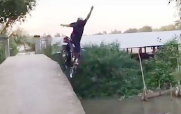 Nỗi sợ của 'ma men' qua cầu, lao cả người và xe máy xuống sông