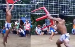 Clip 'siêu phủi Ma Trâu' đánh bóng chuyền bằng bàn nhựa