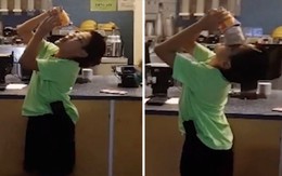 'Cười bể bụng' với bé trai thử làm kem úp ngược và cái kết kem 'úp mặt'