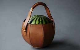 Tín đồ thời trang cũng tá hỏa khi túi da xịn sò 30 triệu đồng chỉ đựng... dưa hấu