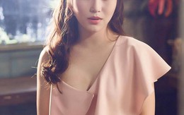 Hương Tràm một mình một chai rượu vang ở Mỹ, ăn mừng MV cán mốc 100 triệu view