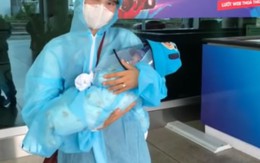 MC Hoàng Oanh bế con sang Singapore gặp chồng Tây