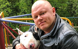 Nữ vận động viên cử tạ nổi tiếng bị ngăn lên máy bay vì 'đô con như đàn ông'