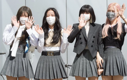 Blackpink diện outfit nữ sinh trung học khiến fan sốt xình xịch