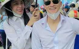 NSND Thanh Ngân trực tiếp vào tâm lũ trao tận tay quà cho người dân