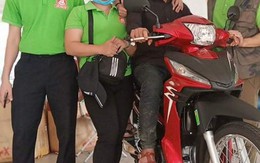 Vua Còm 4/11: Người 'xin đi xe chứ không cần tiền' được tặng xe máy