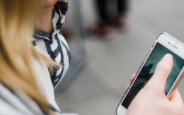 Coi nhiều tin COVID-19 trên mạng dễ bị trầm cảm, chấn thương tâm lý