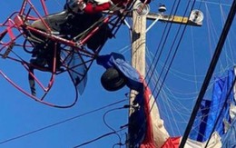 Vua Còm 23/12: Ông già Noel 'cưỡi xe tuần lộc' bị kẹt trên cột điện