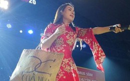 Phi Nhung được fan tặng túi Chanel siêu xịn xò nhìn mà cười ngất