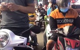 Hội thanh niên 'cùng khổ', mòn mỏi chờ khi dẫn nửa kia đi shopping