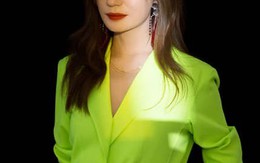 Phim ‘Khang Hy vi hành 2’ bị gỡ vì Triệu Vy?