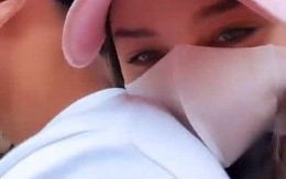 Thủ môn Bùi Tiến Dũng đưa mẫu Tây về quê đón Tết