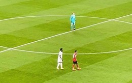 Thủ môn Neuer bỏ khung thành đi chơi, khiến dân mạng thích thú