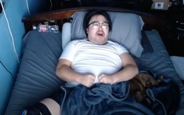 Nam streamer kiếm 368 triệu nhờ cho fan phá nát giấc ngủ của mình