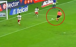 Trọng tài 'cứu thua' cho đội khách