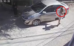 Nữ tài xế đi giày cao gót loay hoay mãi mới đỗ ôtô vào được sát lề