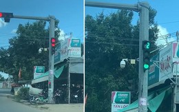 Tài xế ôtô nổi quạu với cột đèn đỏ ‘trêu ngươi’