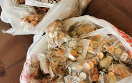 Trả lương người lao động bằng hàng nghìn đồng xu