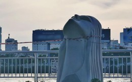 Ảnh vui 20/7: Tượng ở Đà Nẵng 'ngồi im cũng không yên' nữa