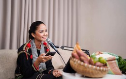 'Hoa hậu shipper' H'Hen Niê diện đồ thổ cẩm bán hàng online