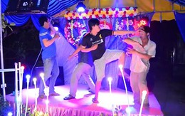 Hai người đàn ông nhảy đám cưới chuyển sang 'múa quyền'