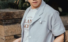 Cụ bà ôm chặt tình nguyện viên ở TP.HCM khi tiêm vaccine để đỡ sợ