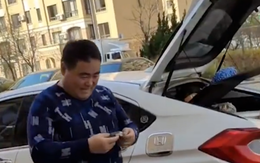 Ông bố lái xe 1.100 km để đưa đồ ăn cho con gái lấy chồng xa