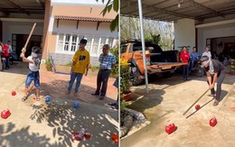 Đầu năm chơi trò 'đập heo đất nhận lì xì'